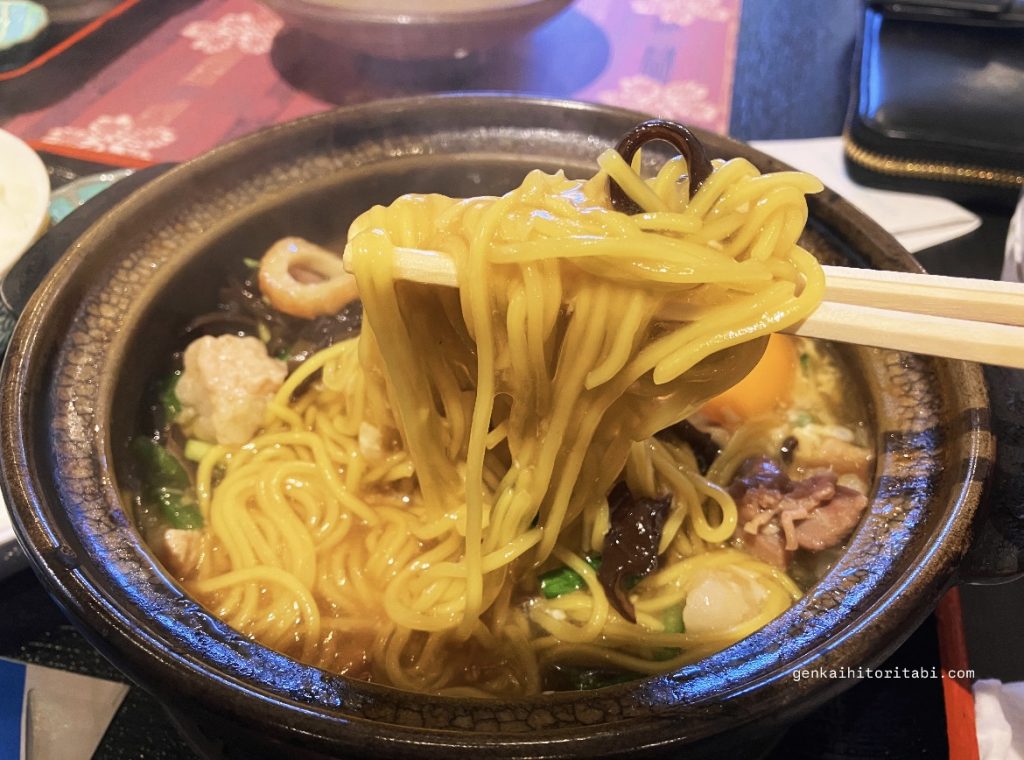 高知旅行におすすめグルメ　鍋焼きラーメン　がろ〜