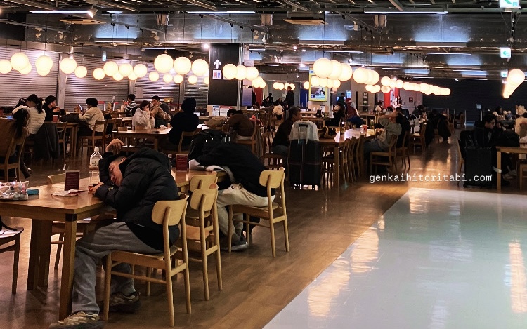 成田空港第３ターミナル　フードコート