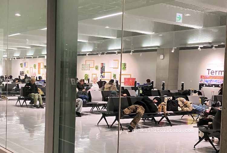 成田空港第３ターミナル　野宿