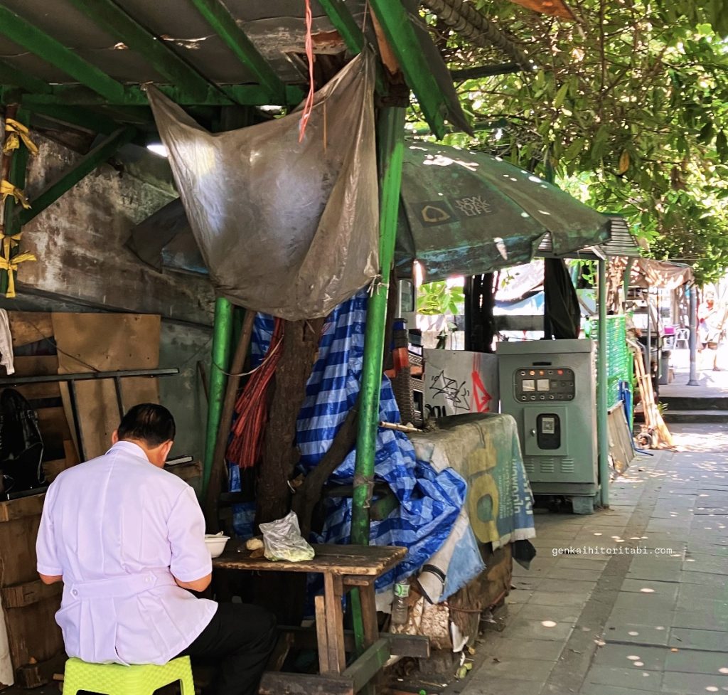 ピンクのカオマンガイ　アクセス