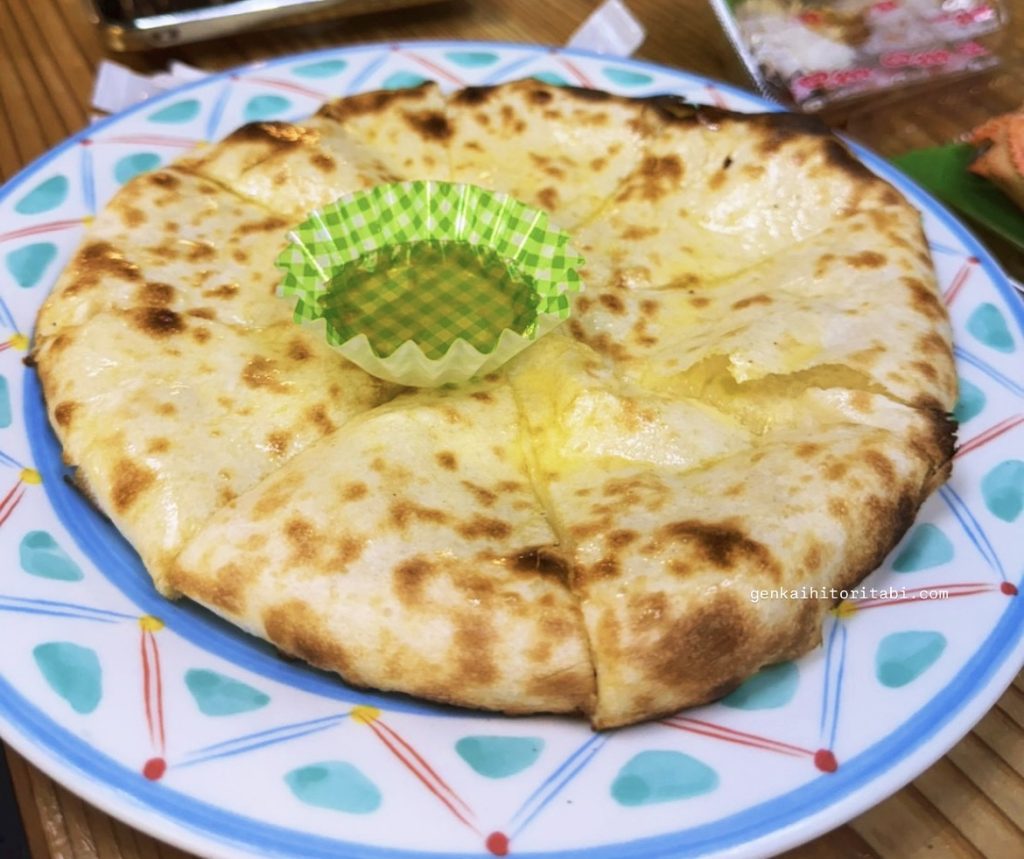 ひろめ市場　地元民　おすすめ　チーズナン