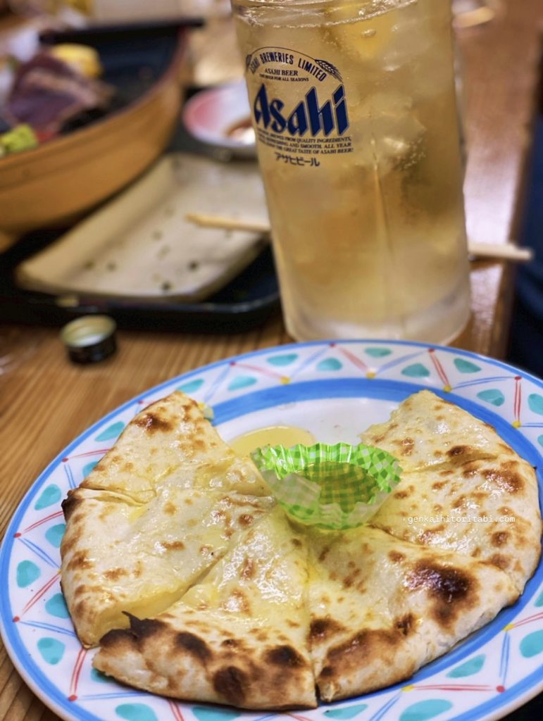 ひろめ市場　地元民　おすすめ　チーズナン
